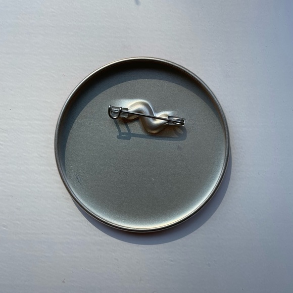 Colony Pin TV Show Comic Con Cosplay Josh Holloway Fandom Accessory Collectable - Picture 2 of 2